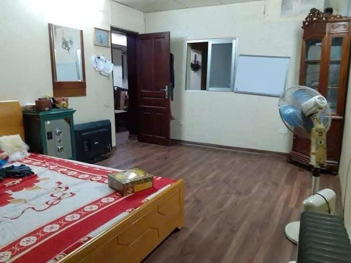Cho thuê căn hộ Tập thể tầng 2 Đại La 80m2, 3 ngủ, 8 Triệu ở gđ, nhóm 6 người - Ảnh chính
